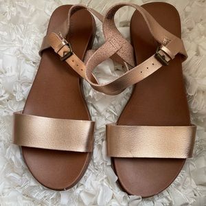 Universal thread rose gold sandal